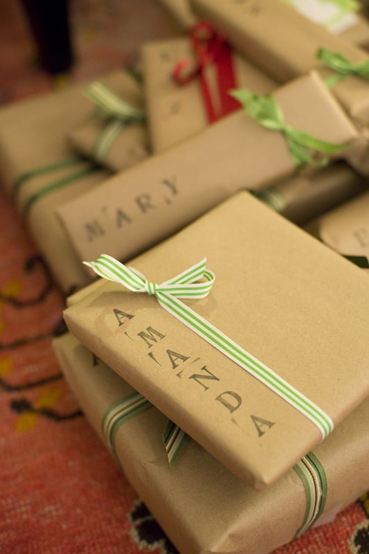 18 Original DIY Christmas Gift Wrap Ideas - Style Motivation