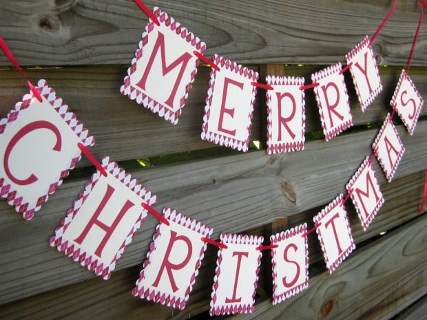 20 Amazing Decorating Ideas with Christmas Banners (11)