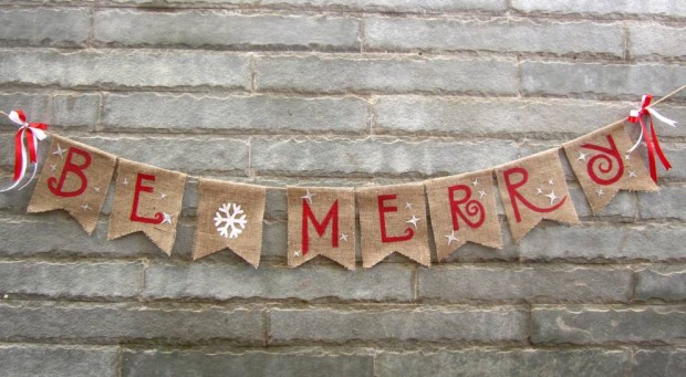 20 Amazing Decorating Ideas with Christmas Banners (15)