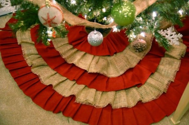 20 Beautiful Christmas Tree Skirt Designs (17)