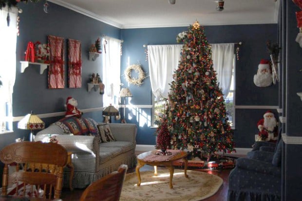 20 Brilliant Ideas How to Decorate Your Living Room for Christmas (10)