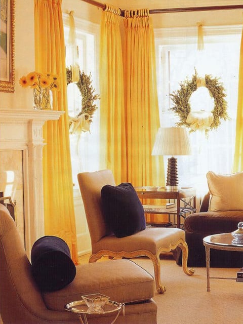 20 Brilliant Ideas How to Decorate Your Living Room for Christmas (15)