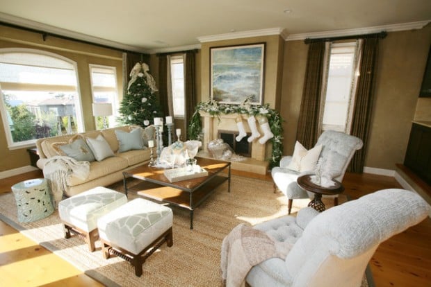 20 Brilliant Ideas How to Decorate Your Living Room for Christmas (9)