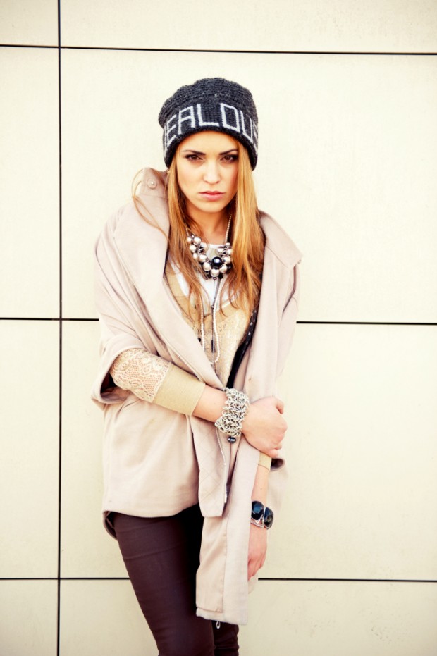 20 Cute Outfit Ideas with Beanie (14)
