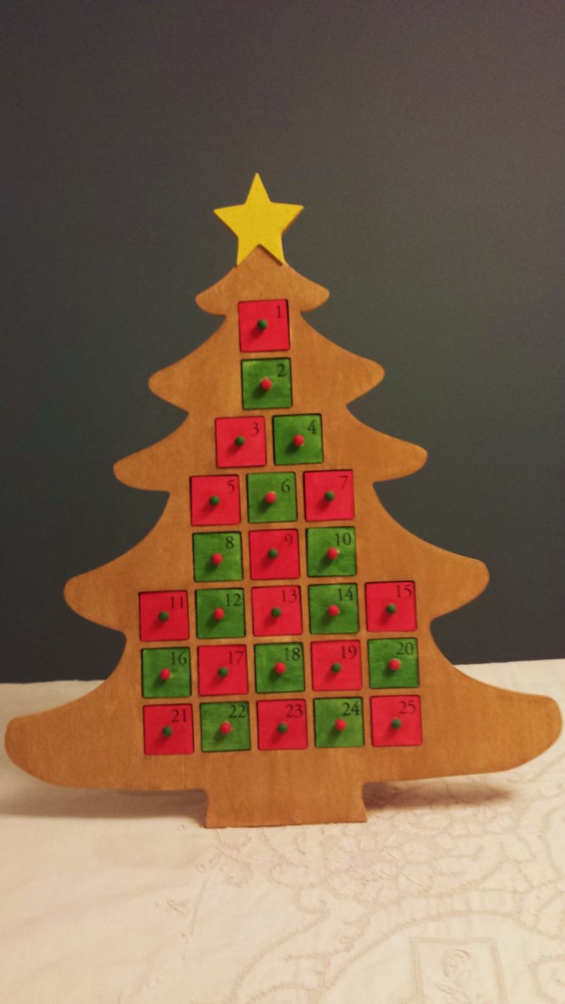 20 Enchanting Handmade Christmas Advent Calendar Ideas (13)