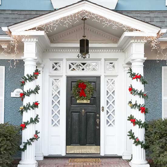 22 Great Christmas Front Door Decorating Ideas (1)