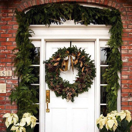 22 Great Christmas Front Door Decorating Ideas (2)