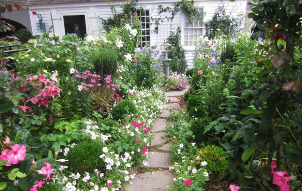 22 Great Ideas for Perfect Garden Path (15)