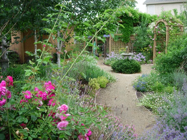 22 Great Ideas for Perfect Garden Path (4)