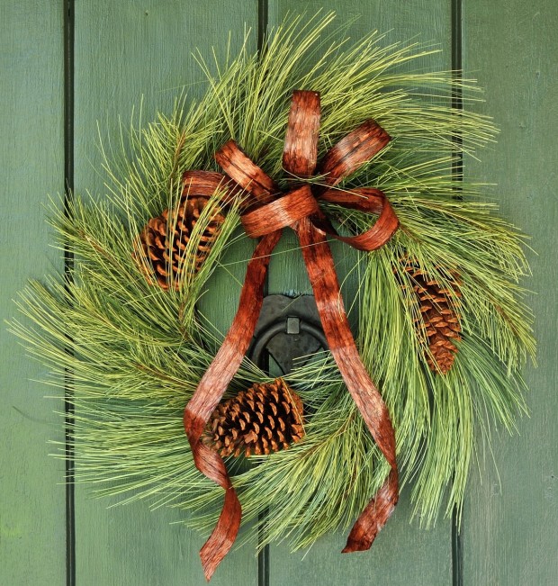 30 Beautiful And Creative Handmade Christmas Wreaths (24)