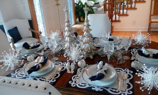 Gorgeous Christmas Table Decoration Ideas (6)