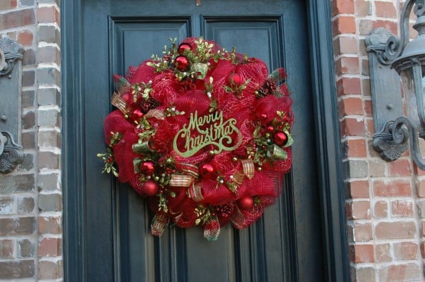 16 Beautiful Handmade Christmas Wreath Designs (15)