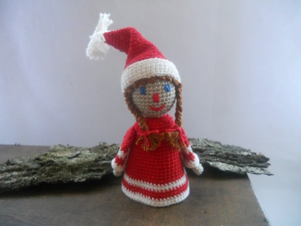 16 Cute Miniature Crochet Christmas Decorations (1)