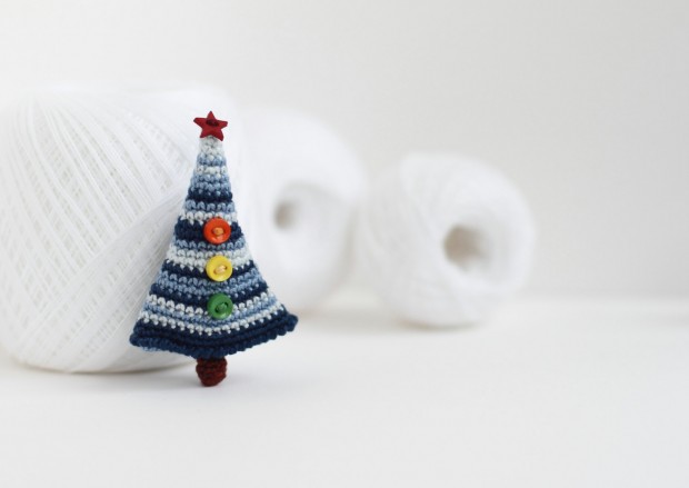 16 Cute Miniature Crochet Christmas Decorations (5)