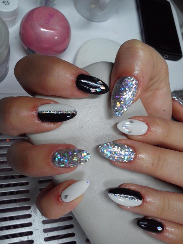 17 Sparkly Nail Designs for New Year’s Eve Party  (11)