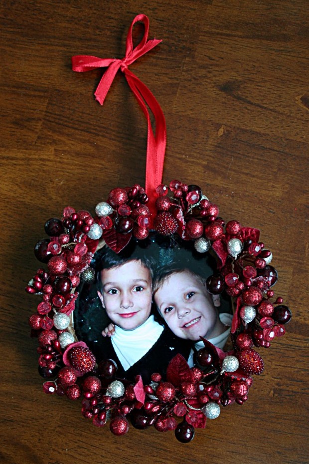 18 Awesome DIY Christmas Photo Ornaments (16)