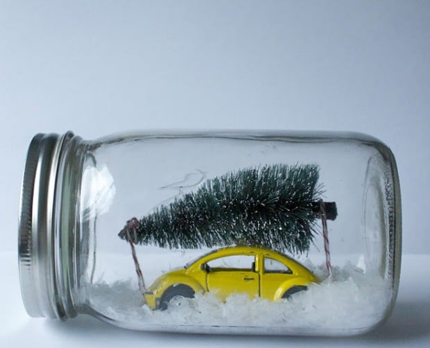18 Cute and Creative DIY Snow Globe Ideas  (8)