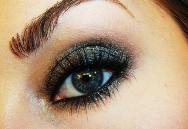 19 Statement Makeup Ideas and Tutorials for The Holiday Party Season (8)