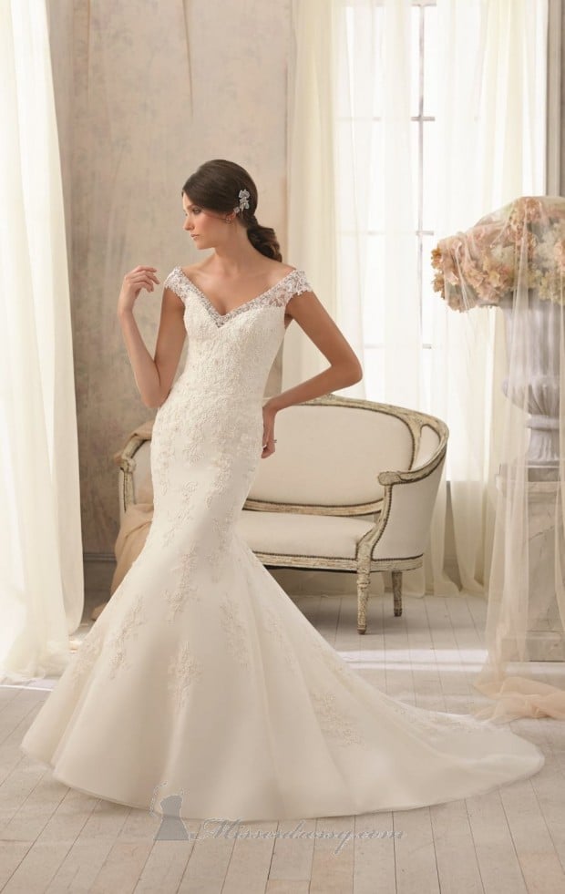 20 Lace Wedding Dresses for Romantic Brides (8)