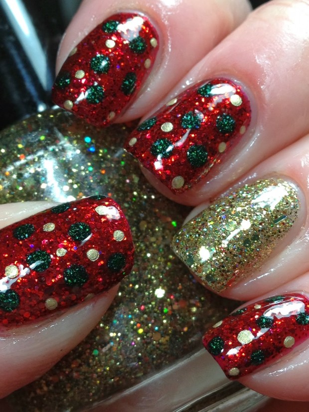 20 Sparkly and Glitter Nail Art Ideas in Christmas Spirit (12)