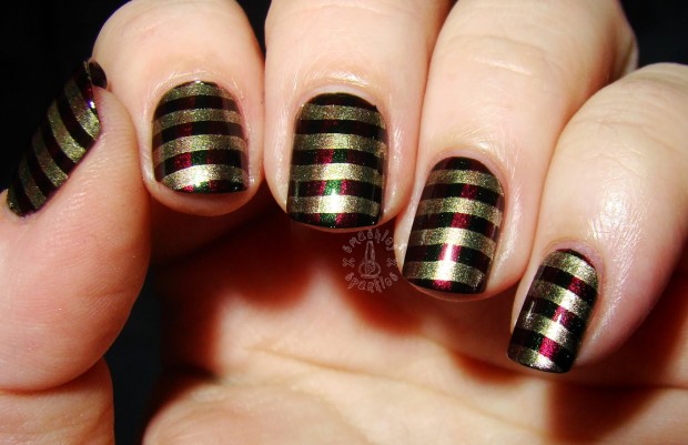 20 Sparkly and Glitter Nail Art Ideas in Christmas Spirit (13)