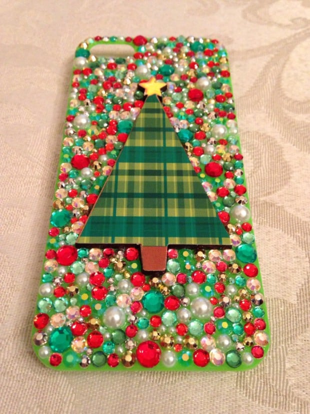 22 Stylish Christmas iPhone Cases for the Festive Season (16)