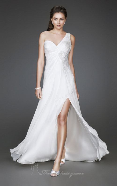23 Elegant One Shoulder Wedding Dresses (10)
