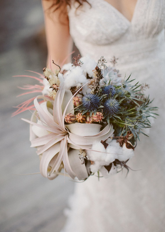 23 Gorgeous Winter Wedding Bouquets  (1)