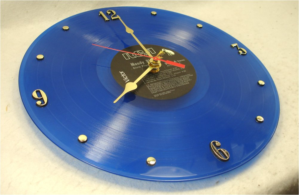 26 Extremely Creative Handmade Wall Clocks Style Motivation