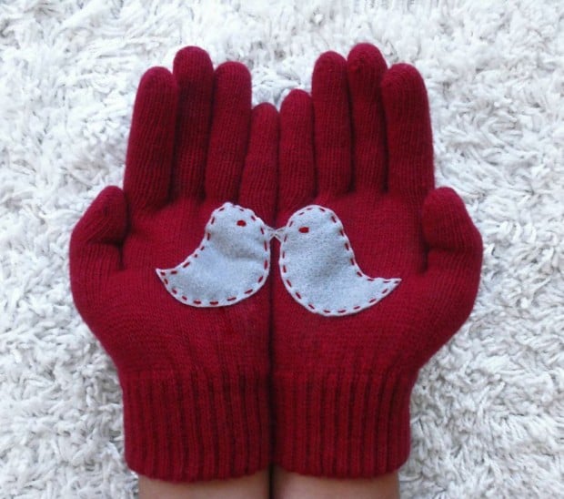 A Collection of Cute Handmade Christmas Gloves (13)