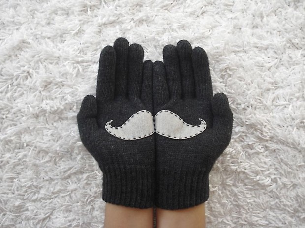 A Collection of Cute Handmade Christmas Gloves (9)