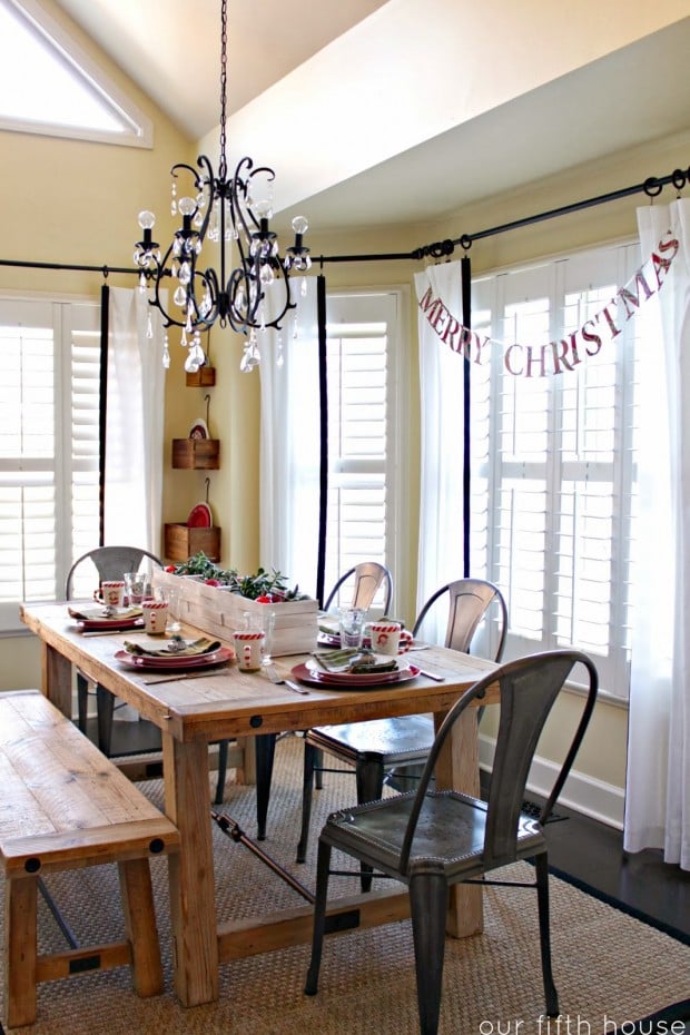 How to Decorate Your Dining Table For Christmas 20 Stunning Ideas (4)