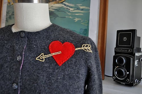18 Adorable DIY Clothes and Accessories Projects for Valentine’s Day (5)