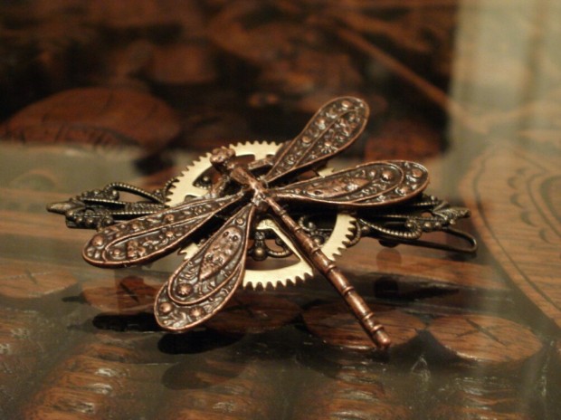 18 Beautiful Handmade Steampunk Accessories (17)