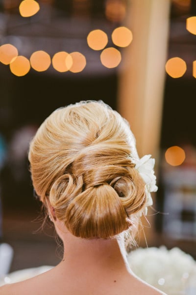 19 Elegant Bridal Hairstyle Ideas for Romantic Bride Look (9)