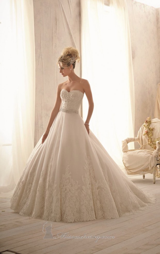 20 Beautiful Ball Gown Wedding Dresses for Glamorous Brides (11)