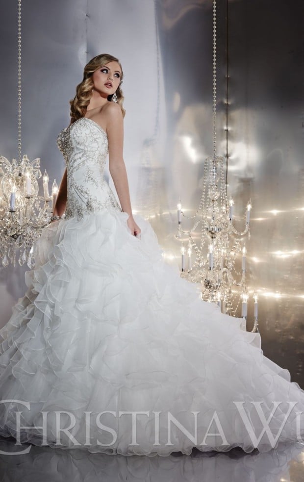 20 Beautiful Ball Gown Wedding Dresses for Glamorous Brides (18)