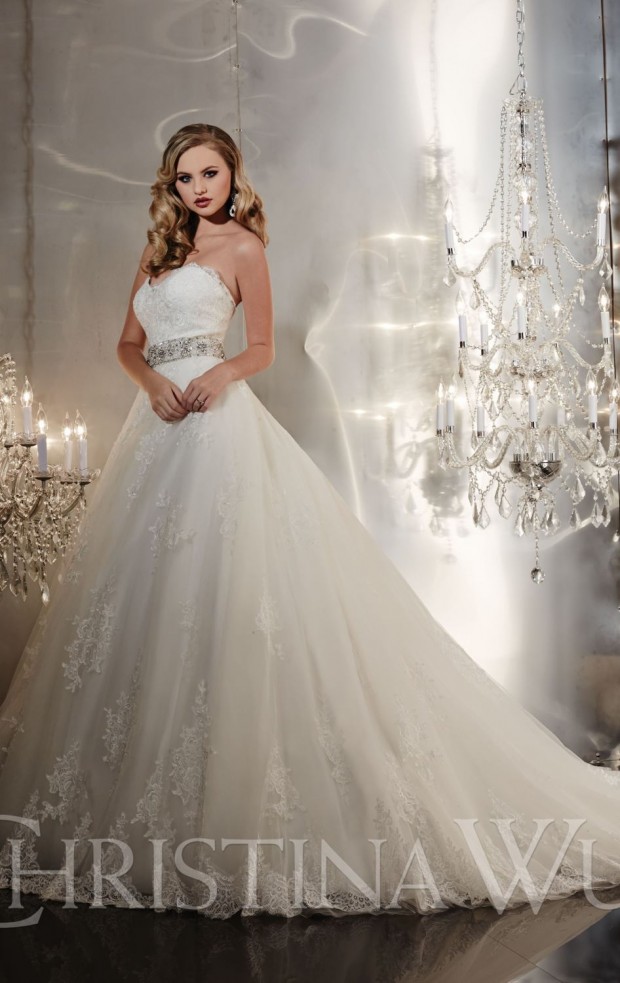 20 Beautiful Ball Gown Wedding Dresses for Glamorous Brides (19)