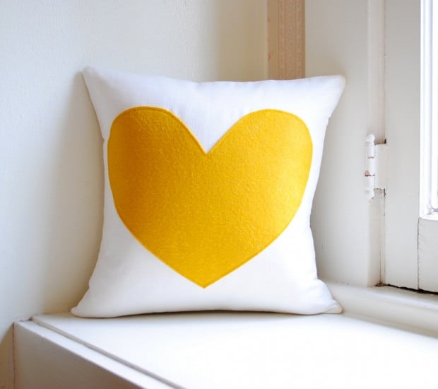 20 Charming Handmade Valentine's Day Pillow Designs (1)