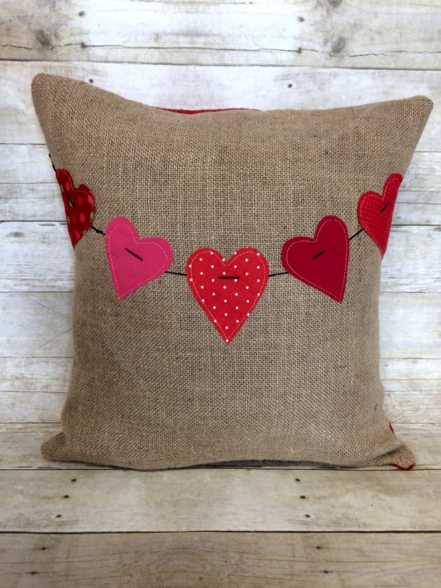 20 Charming Handmade Valentine's Day Pillow Designs (11)