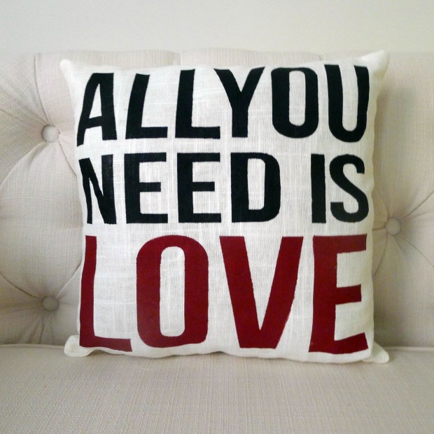 20 Charming Handmade Valentine's Day Pillow Designs (16)