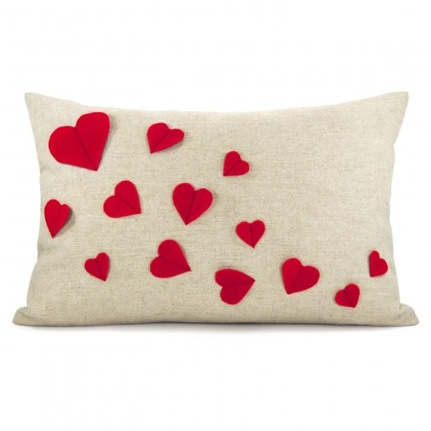 20 Charming Handmade Valentine's Day Pillow Designs (5)