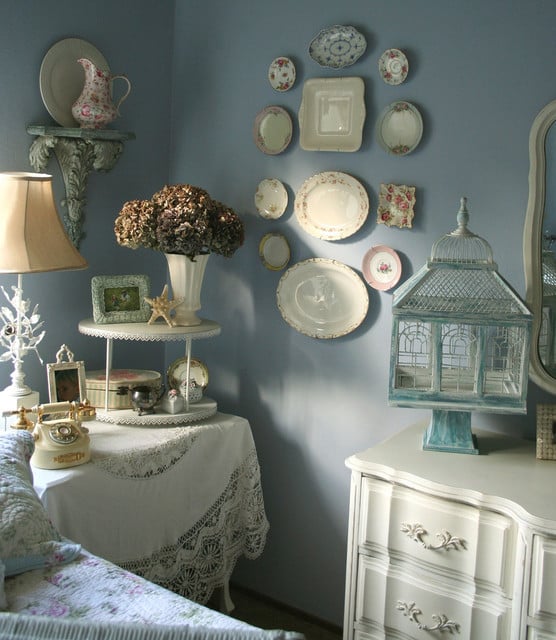 20 Creative Decorating Ideas with Bird cages for Vintage Home Look (21)
