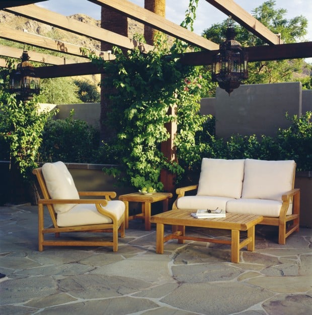 16 Relaxing Patio Conversation Set Designs for Spring (1)