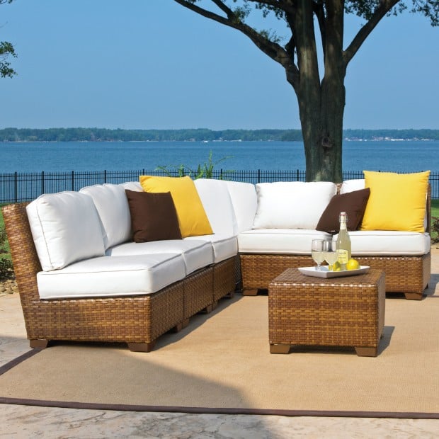 16 Relaxing Patio Conversation Set Designs for Spring (15)