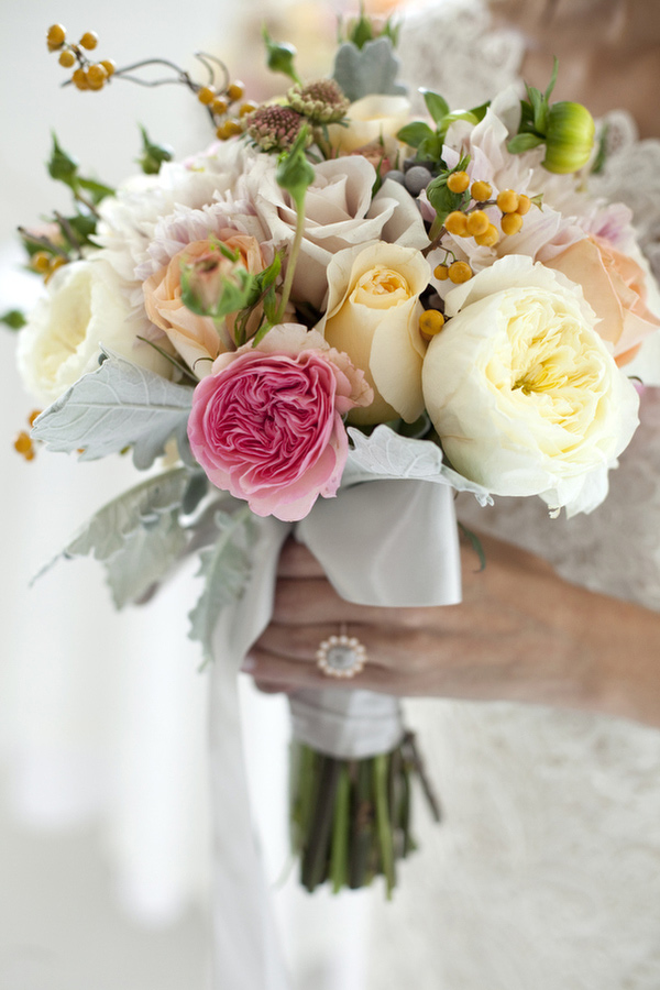 17 Romantic Spring Wedding Bouquets (14)
