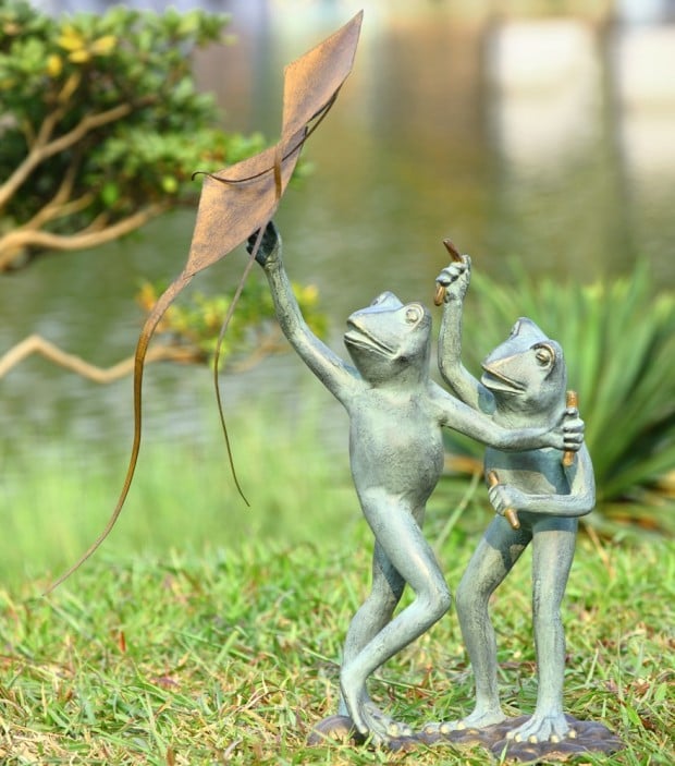 19 Entertaining Animal Statue Outdoor Spring Decorations (19)