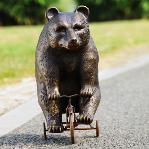 19 Entertaining Animal Statue Outdoor Spring Decorations (6)