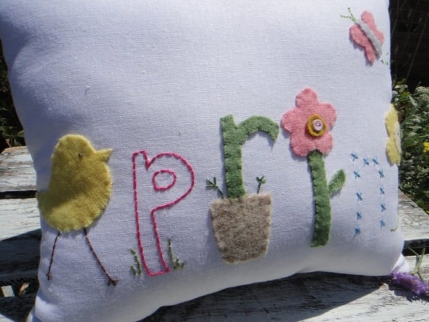 19 Springtime DIY Pillow Decoration Designs (9)