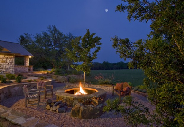 20 Great Fire Pit Ideas for Your Outdoor Area (18)